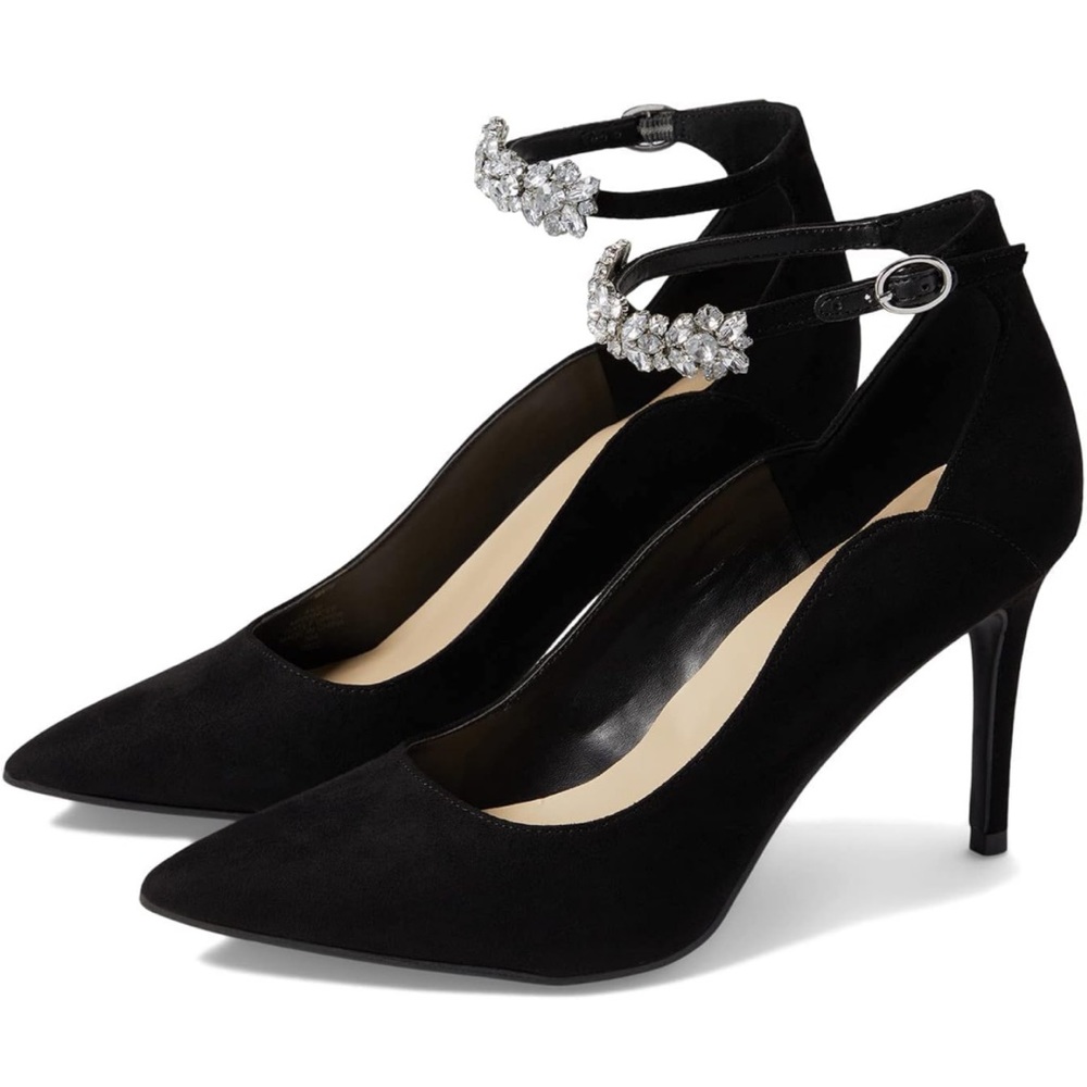 Black closed toe heels